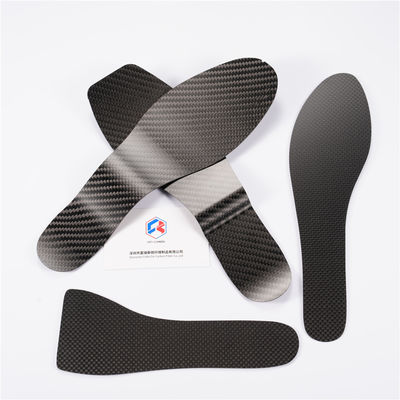 Sous-sol rigide en fibre de carbone pour chaussures de sport