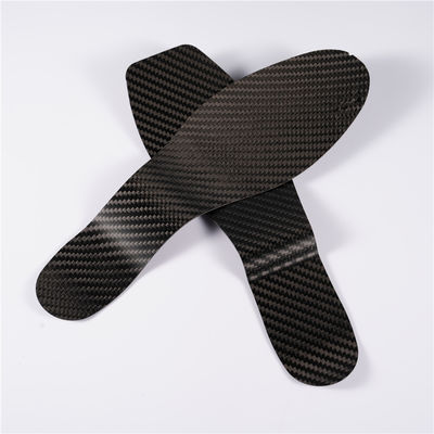 Sous-sol rigide en fibre de carbone pour chaussures de sport