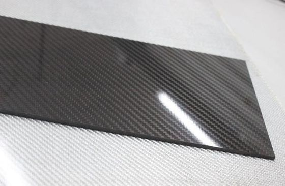 Pressage à chaud 1 mm 1,5 mm 2 mm 3 mm 4 mm 3K Twill en fibre de carbone brillante