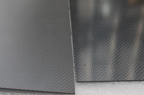 200*300 mm feuille composite renforcée de fibres de carbone 3K Twill brillante pour moteurs de quadricoptère RC